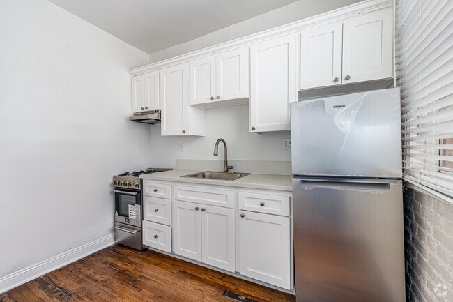 Studio - 430SF - Kitchen