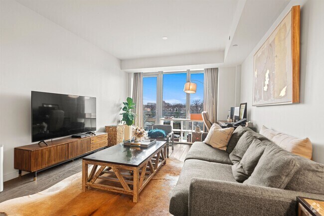 Building Photo - 320 Adolphus Ave Unit 612 Rental