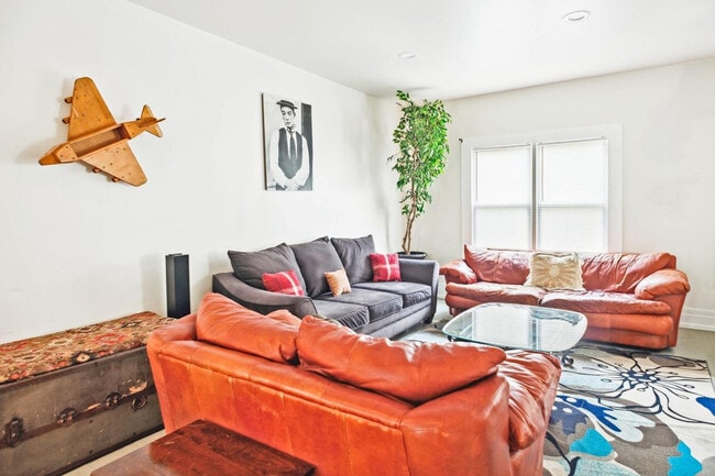 Photo - 285 Melbourne St Unidad ID1239357P