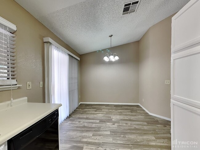 Photo - 733 Reagan Dr