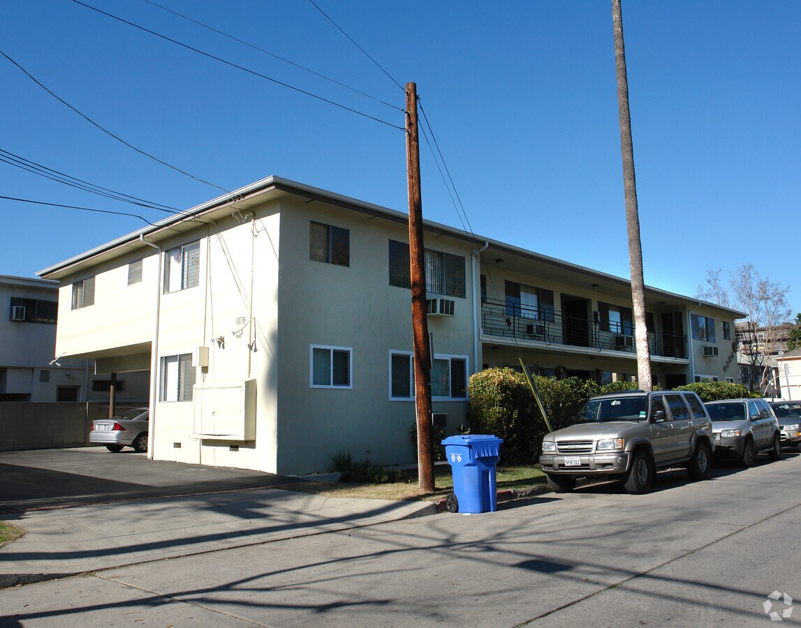 Photo - 4765 Bellflower Ave