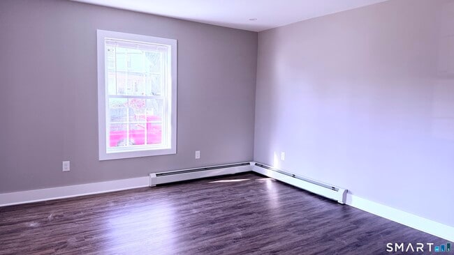 105 Willetts Ave