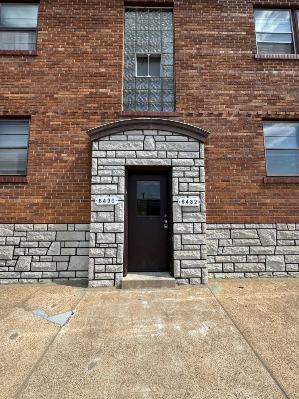 Building Photo - 6430 Hampton Ave Rental