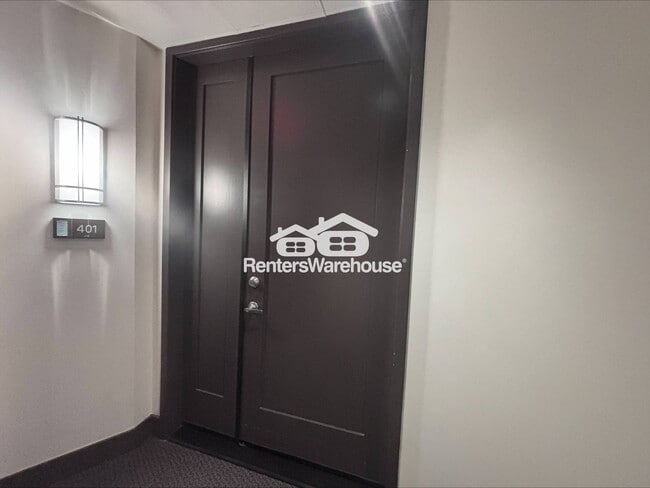 Building Photo - 120 E Rio Salado Pkwy