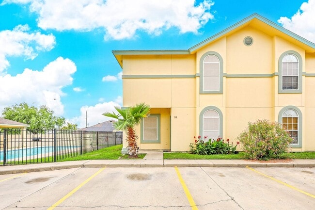 Building Photo - 1000 Ranchway Dr Unit 110