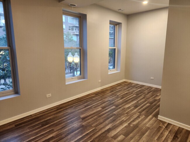 Photo - 1246 N Wells St