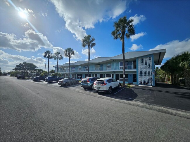 Photo - 733 NW 30th Ct Condo Unit 4