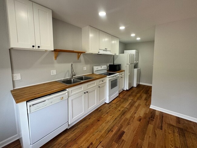 Photo - 1 Bedroom with water and electric included close to downtown Morganton! Unit Apt 1