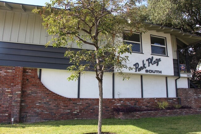 Photo - Park Plaza South