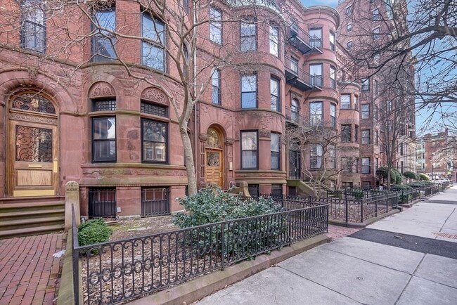 Photo - 473 Beacon St Unit 1R