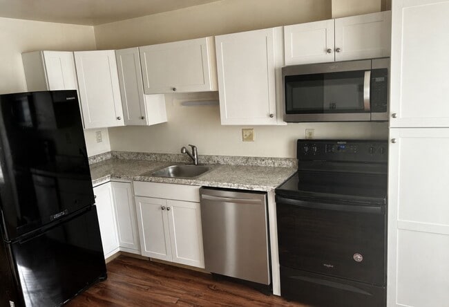 Photo - Beautiful 3 Bedroom Home in Virginia Beach with Updated Kitchen!