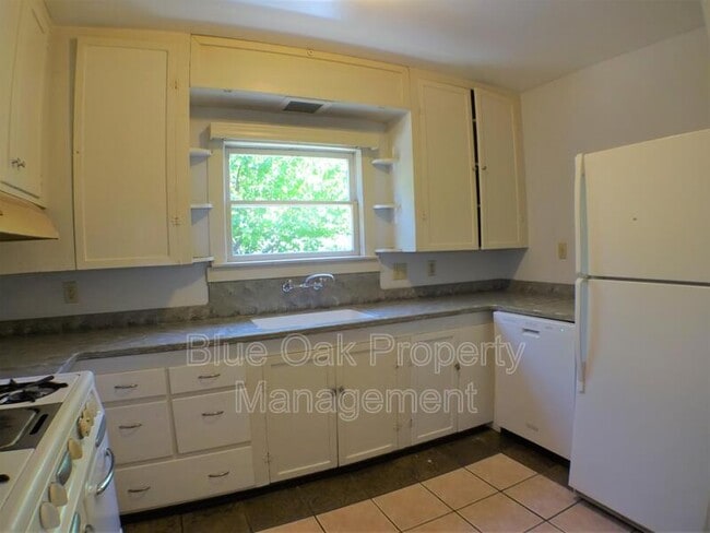 Photo - 1187 Hobart St