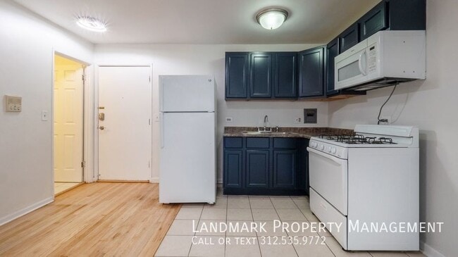 Photo - 2401 W Balmoral Ave Unit 2D