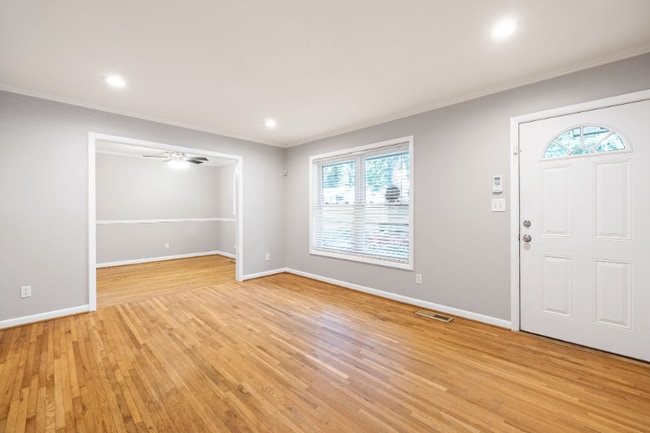 Photo - 2563 Dering Ct NE