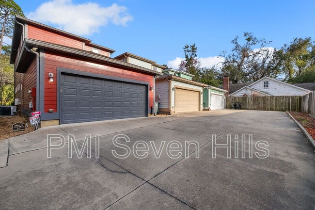 Photo - 828 N Duval St