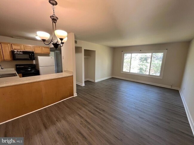 Photo - 105 Berry St Unit 5