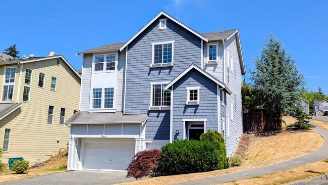 Building Photo - Spacious 2700+ sq.ft House in Logan Park neighborhood