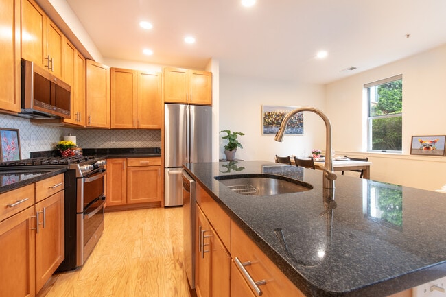 Photo - 1800 Wilson Blvd Unit Leann Luong