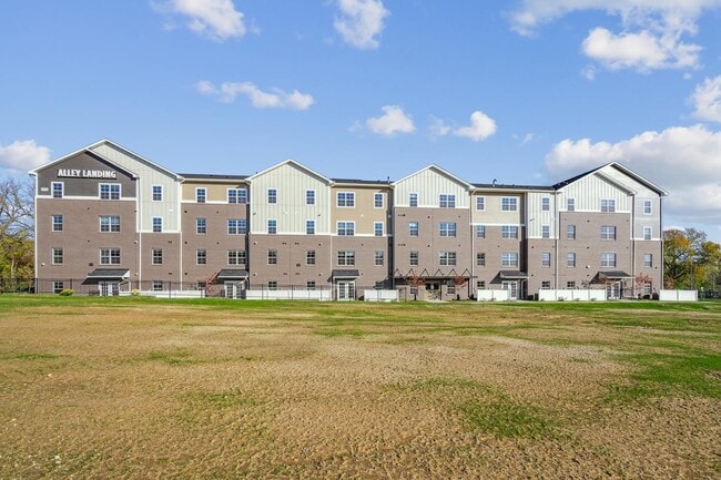 Photo - Alley Landing