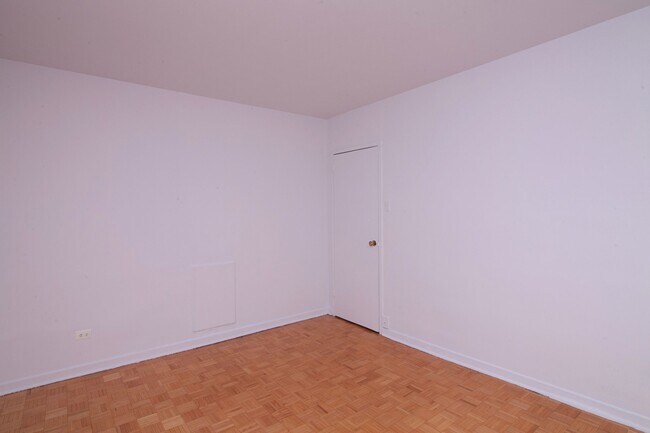 Photo - 2400 Av. Van Horne Unit 211