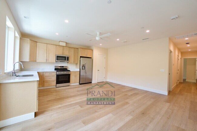 Photo - 10 E Crescent Dr Unit A