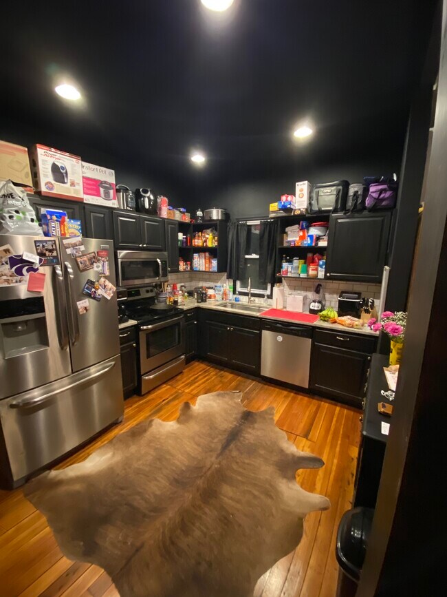 Kitchen - 1209 Southwest Blvd Unit 1