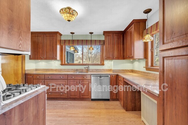 13 Bridgham Ave