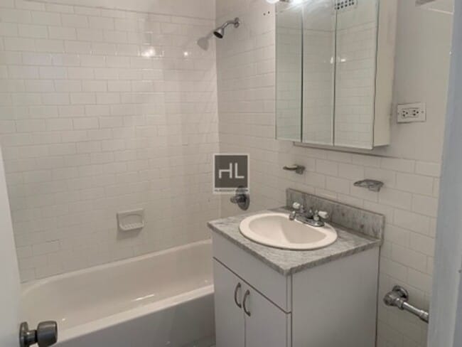 Photo - 5 AVENUE Unit 12D