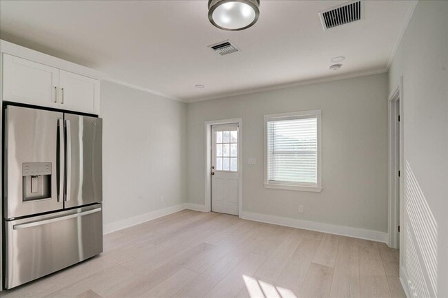 Photo - 320 NW 6th Ave