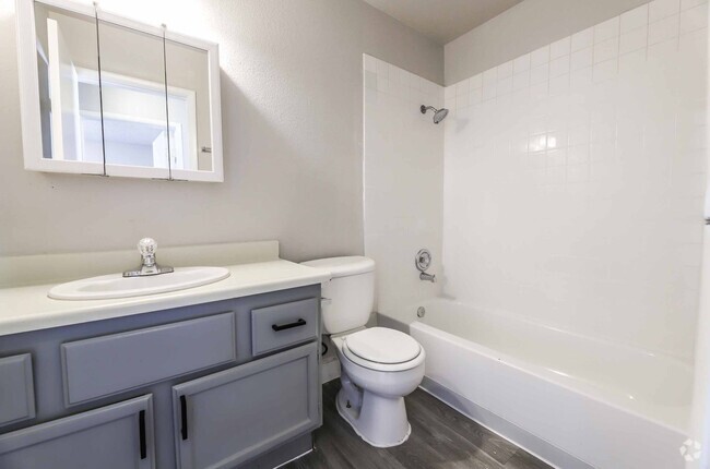 Building Photo - 419 N 15th St Unit 419 15th Street #4 Rental