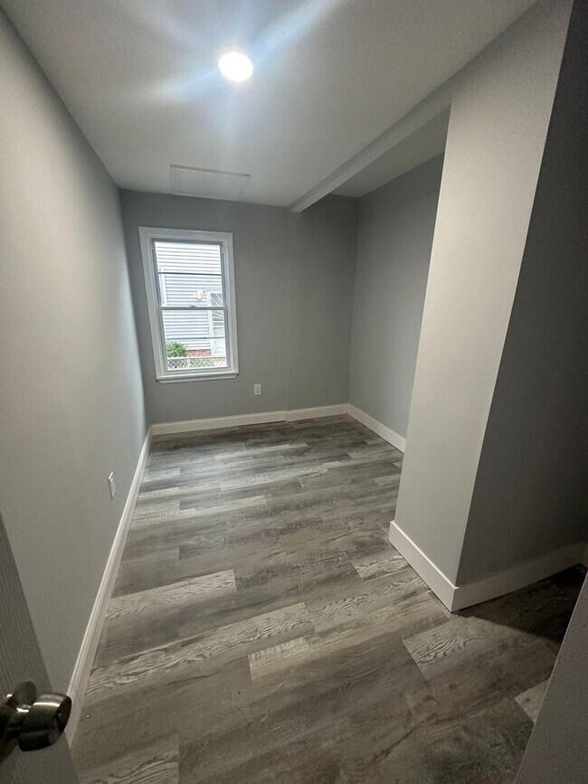 Photo - 3bd Single Garfield Section 8