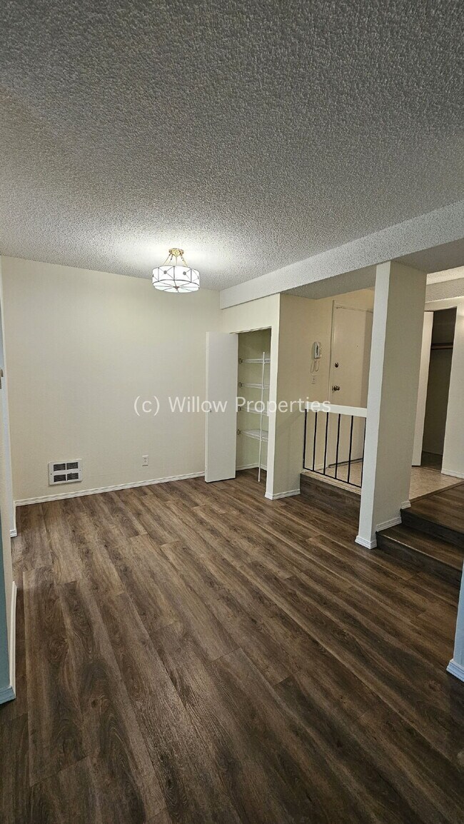 Two Bedroom Oakbrook Condo