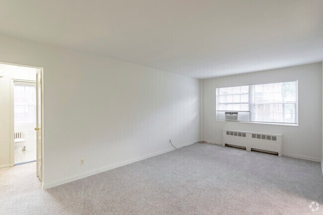 1 BR, 1 BA - 550 SF