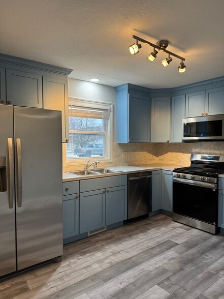 214 Lindell Dr