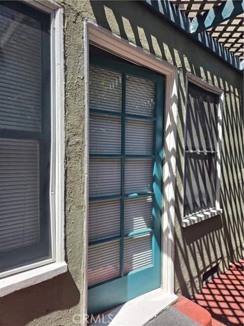 Building Photo - 942 2nd St Unit 10 Rental