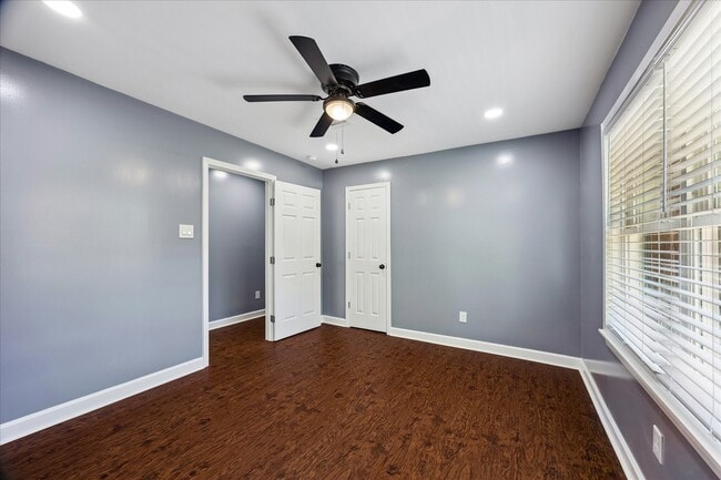 Photo - 8519 Hatton St