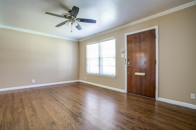 Photo - 3724 Almazan Dr