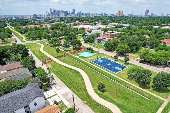 Photo - 4930 Santa Fe Ave