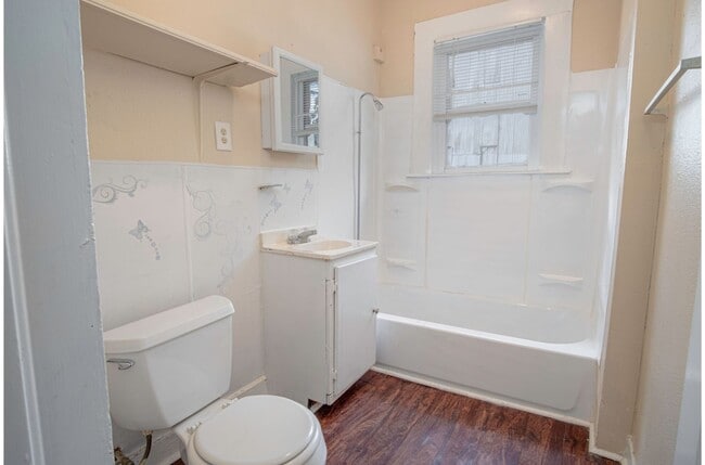 Photo - 111 S Olive St Unidad A