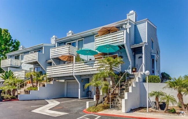 Exterior view (right side end unit) - 24561 Harbor View Dr Unit #D Rental