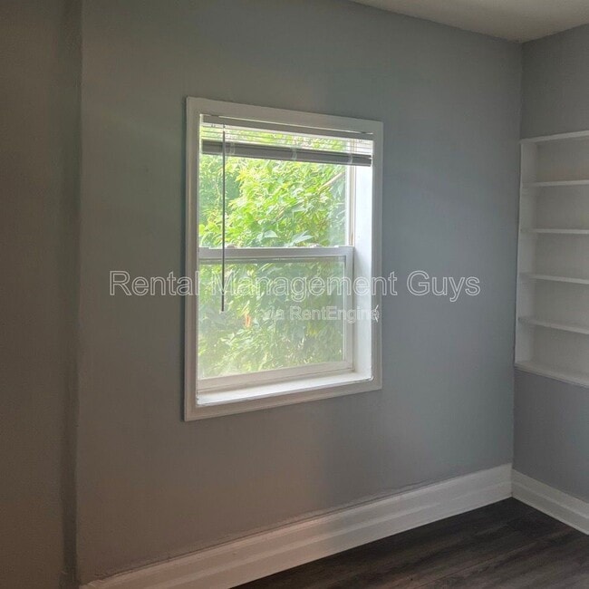 Photo - 2110 Fremont Ave N