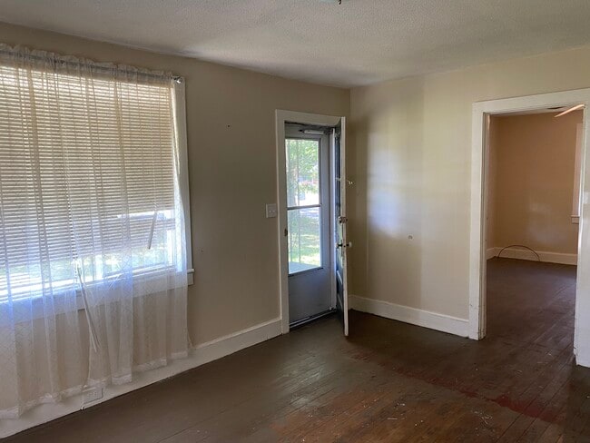 Photo - 107 Rouse St