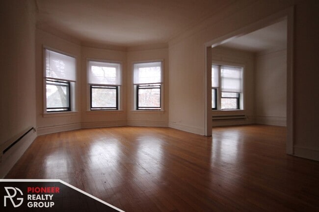 Building Photo - 1025 Dempster St