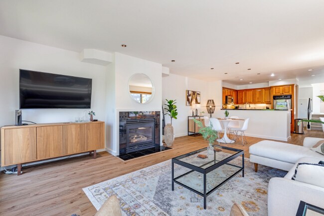 Photo - 2026 Fairview Ave E