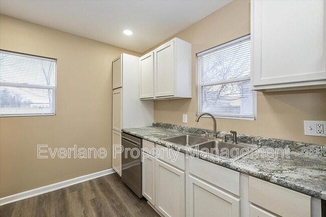 Photo - 1609 N Outer Dr