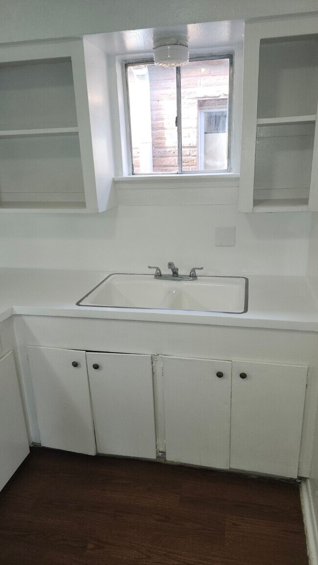 Photo - 105 Avondale St Unit 5