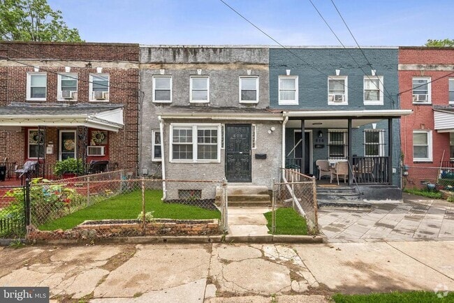 Building Photo - 818 Sylvan St Rental