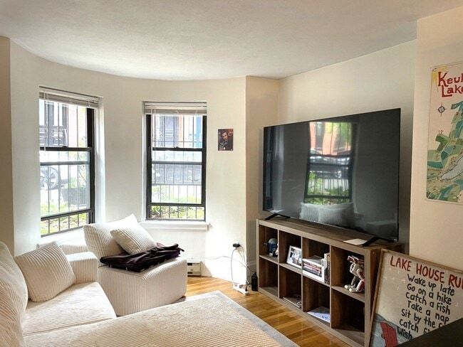 Photo - 5 Cazenove St Unit 1