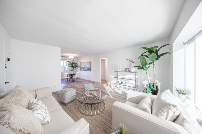 Photo - Yosemite Garden Apartments