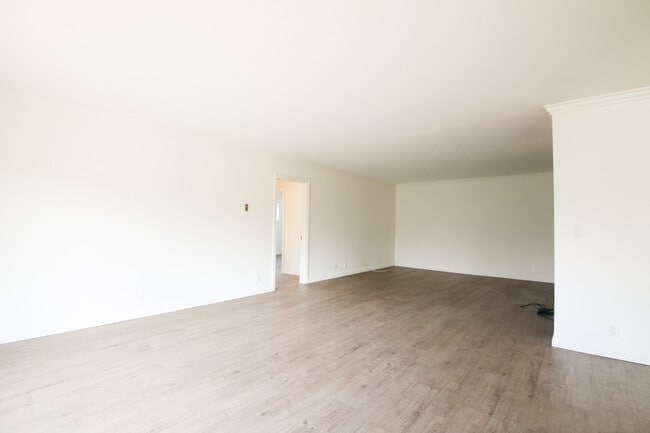 Photo - 14306 Riverside Dr